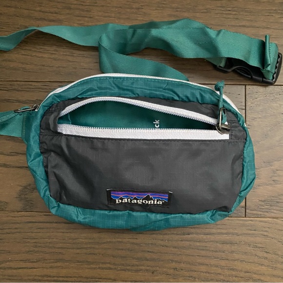 Patagonia Ultralight Black Hole Mini Hip Pack, Borealis Green - Picture 2 of 4